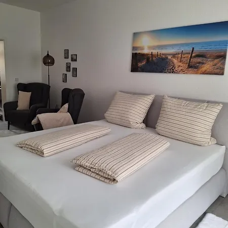 Apartment Iii *