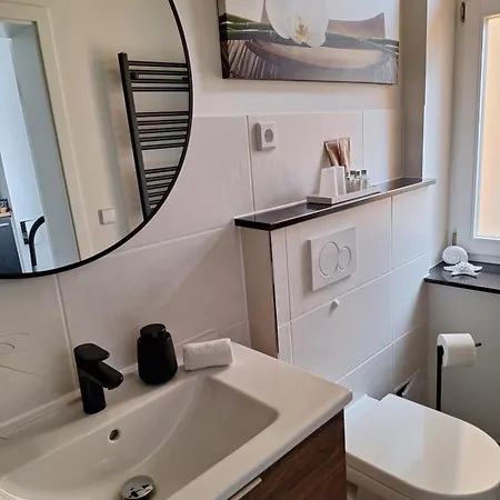 Iii Apartment